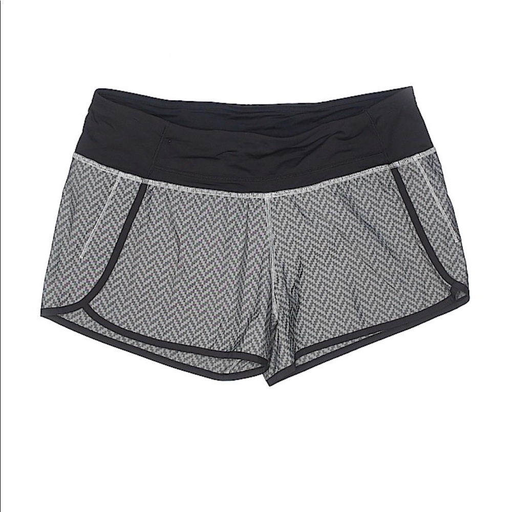 LULULEMON chevron gray shorts size 6